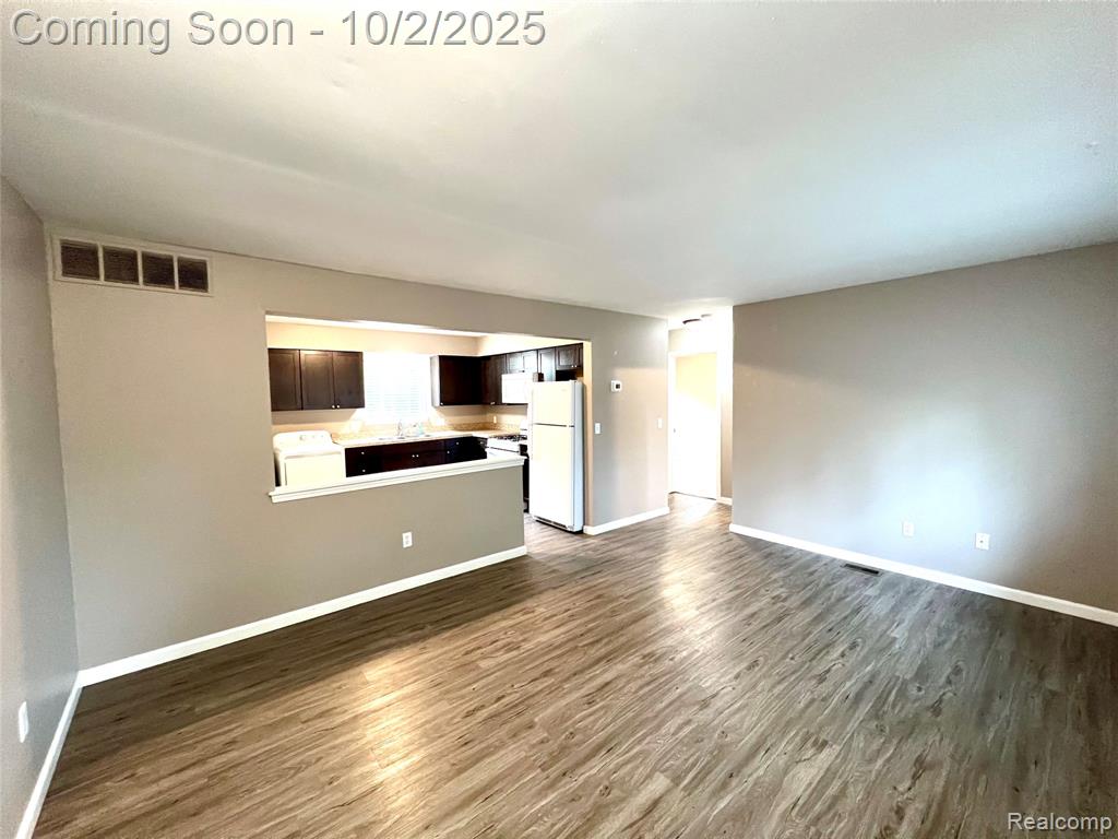 9097 Garfield Drive, Whitmore Lake, MI 48189 — Photo 2