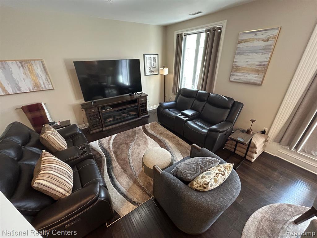 730 PENNIMAN Avenue, 207, Plymouth, MI 48170 — Photo 9