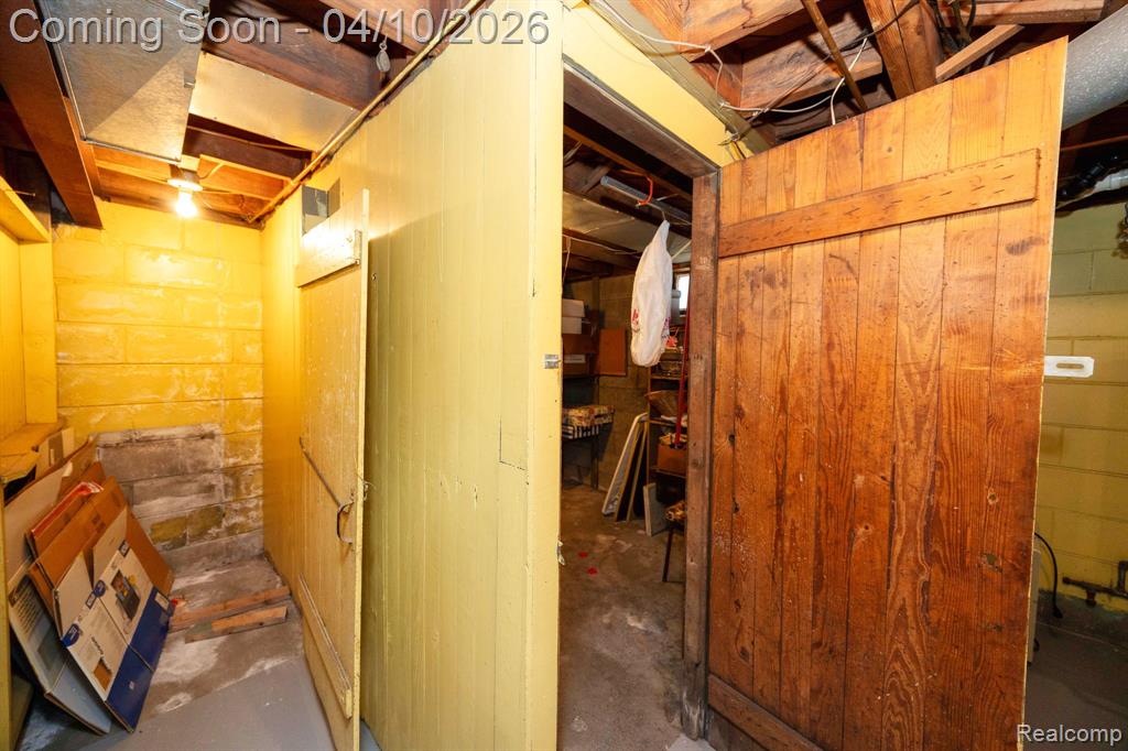 344 Oak Street, Wyandotte, MI 48192 — Photo 42