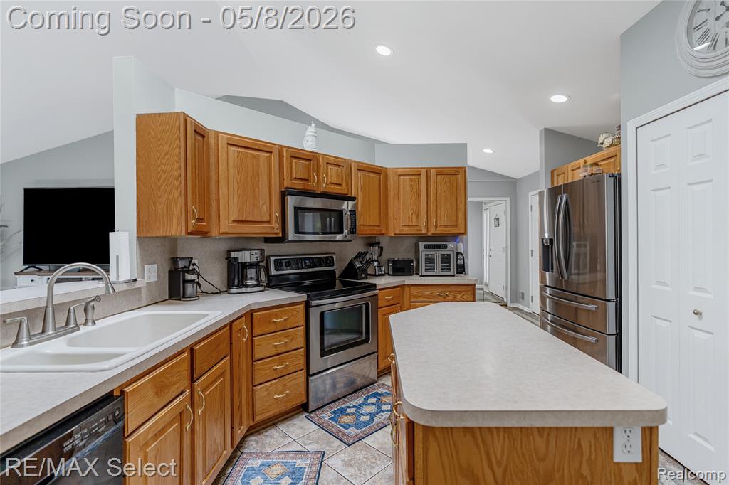 9607 Creek View Court, Davison, MI 48423 — Photo 18