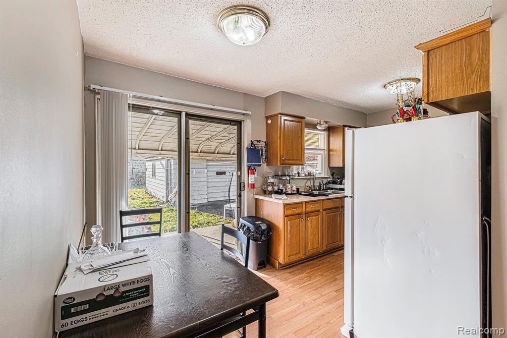 910 Dell Avenue, Flint, MI 48507 — Photo 7