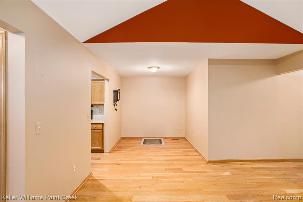48630 SUTTON BAY, Utica, MI 48315 — Photo 8