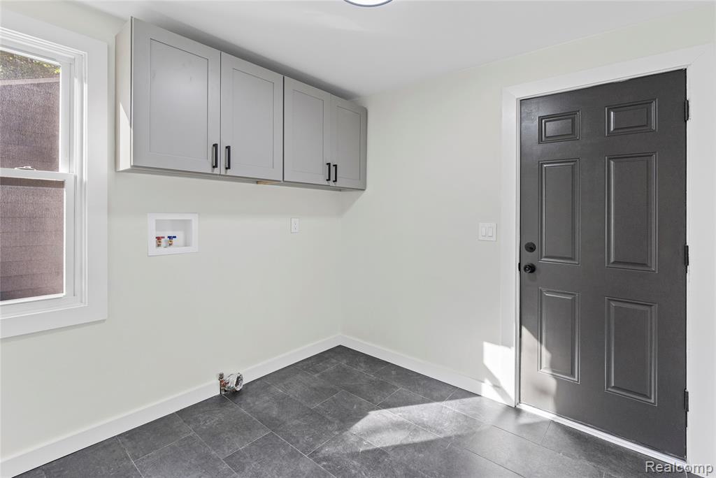 1460 W Silverbell Road, Lake Orion, MI — Photo 43