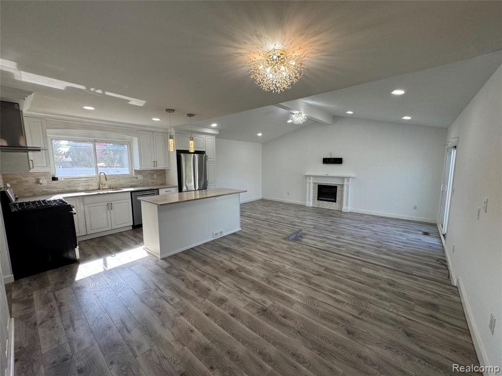 43005 FREEPORT Drive, Sterling Heights, MI 48313 — Photo 5