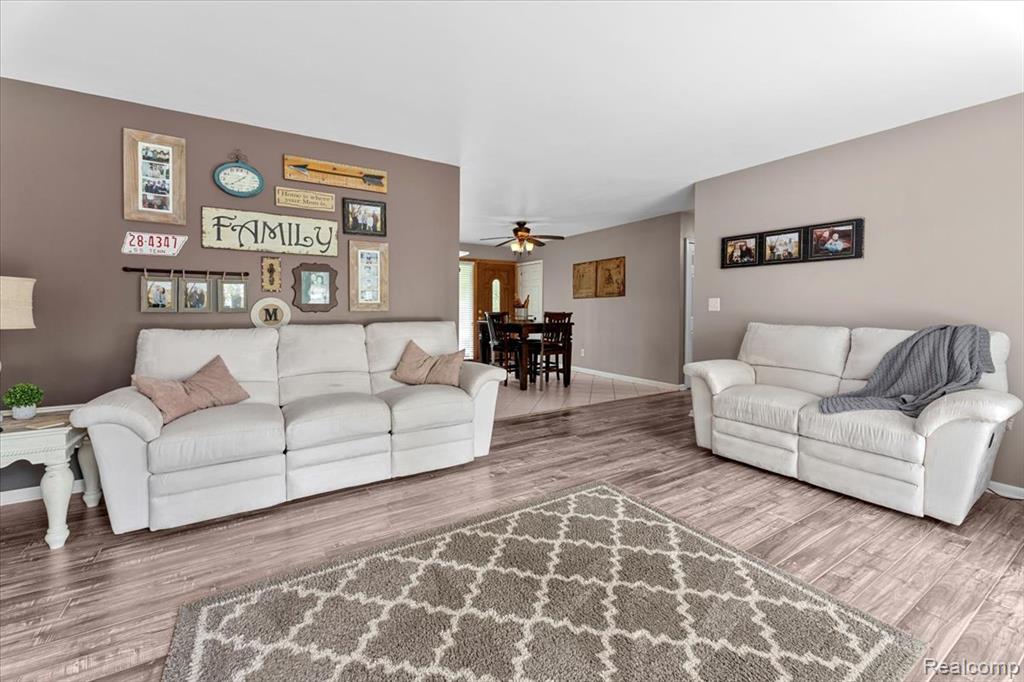 8848 Caroline Street, Taylor, MI 48180 — Photo 12