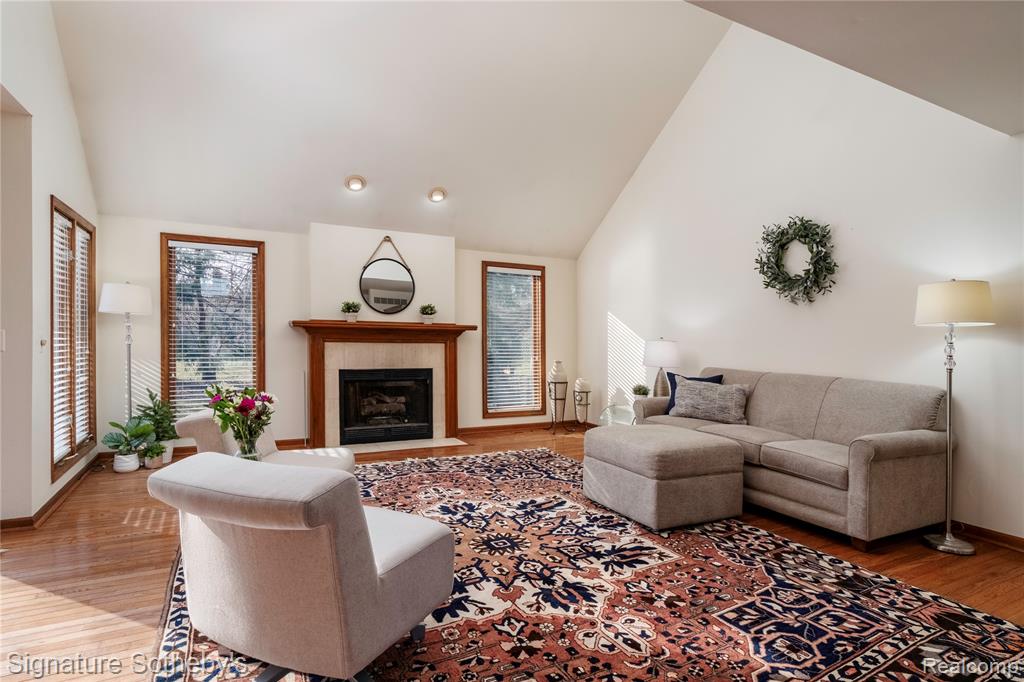 16819 Country Knoll Drive, Northville, MI 48168 — Photo 2