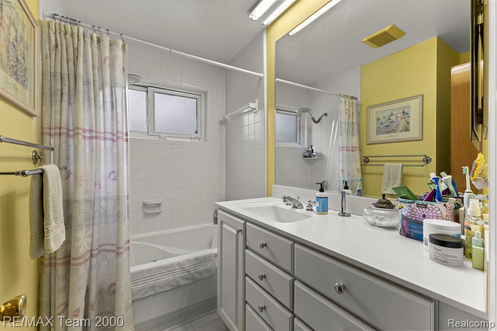 7396 N Charlesworth Street, Dearborn Heights, MI 48127 — Photo 22