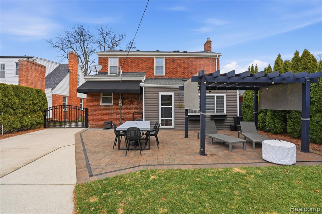 373 Hillcrest Avenue, Grosse Pointe Farms, MI 48236 — Photo 40