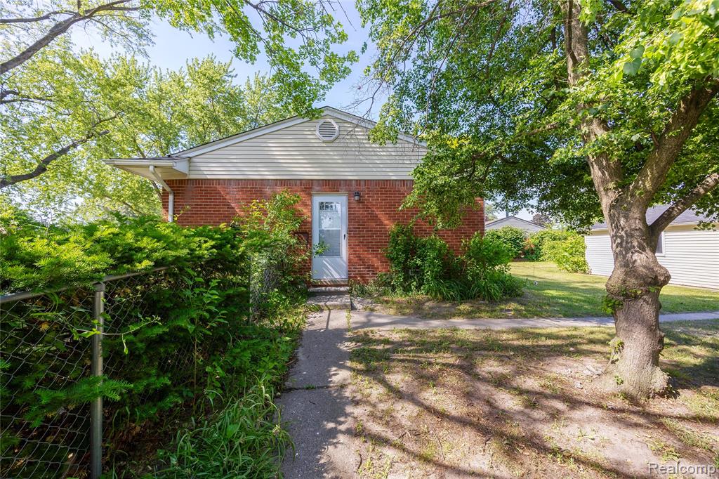 939 S Wildwood Street, Westland, MI 48186 — Photo 3