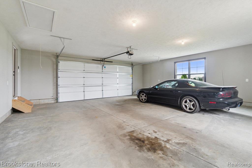 4050 CAYMAN Drive, Dewitt, MI 48820 — Photo 33
