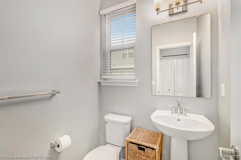 416 Jeff Keeton Drive, Hazel Park, MI 48030 — Photo 18