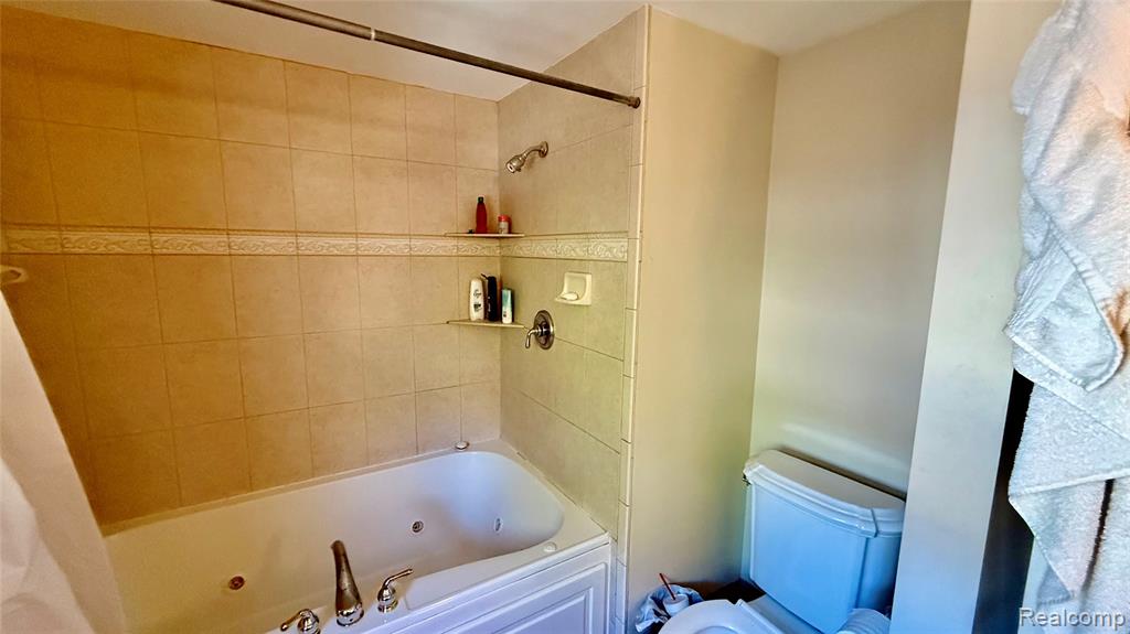 889 Rivard Boulevard, Grosse Pointe, MI 48230 — Photo 18