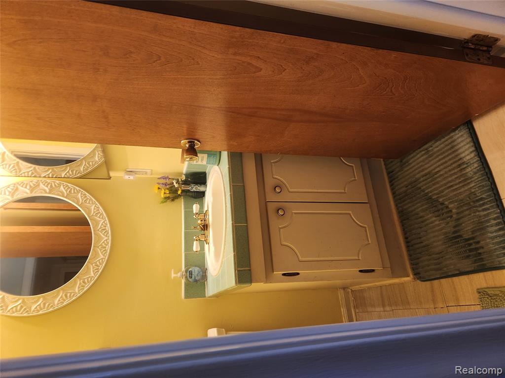 6103 Trenton Drive, Flint, MI 48532 — Photo 29