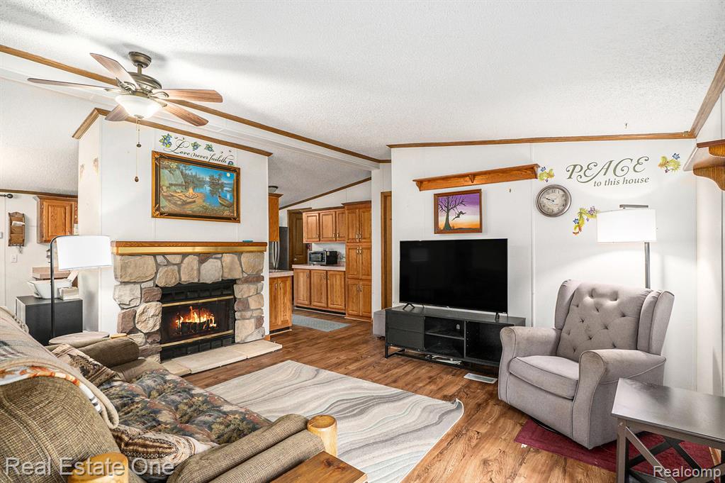 309 W 5th Street, Gladwin, MI 48624 — Photo 5