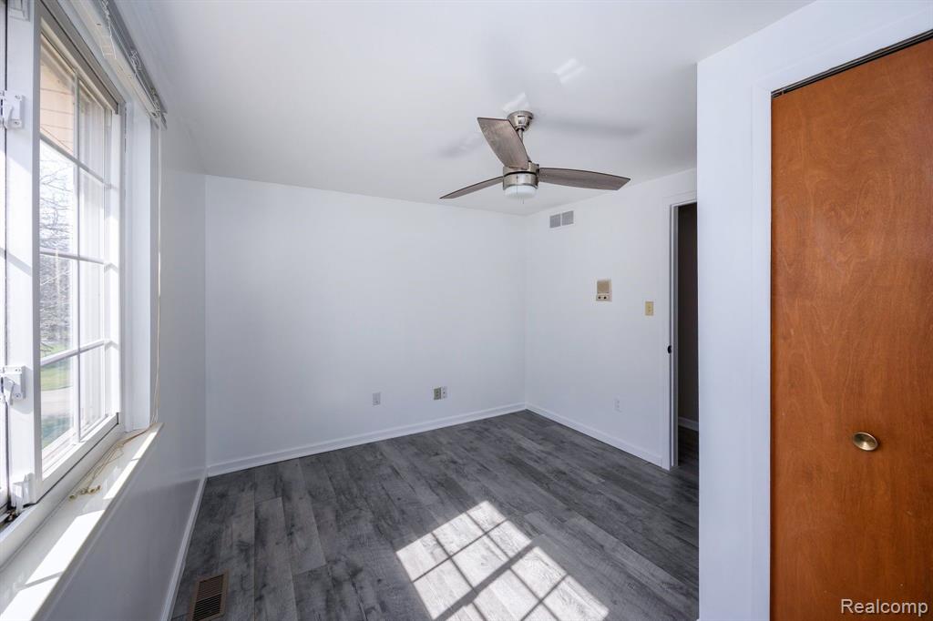 9722 BLAUVELT Drive, Grosse Ile, MI 48138 — Photo 37