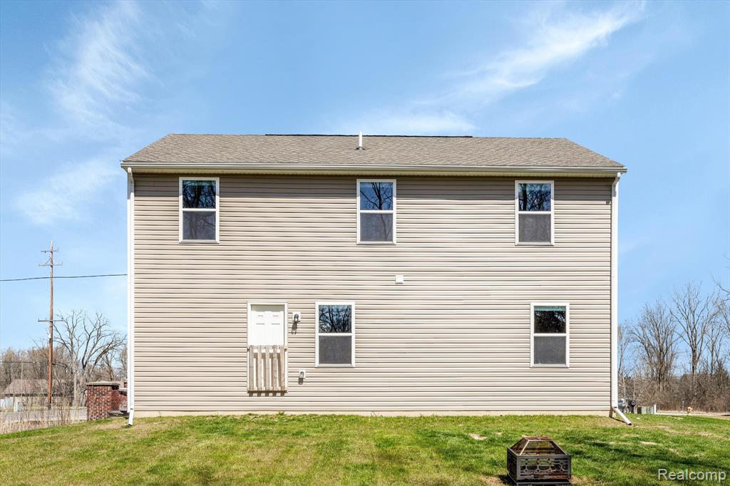 6006 BURTON ESTATES Drive, Burton, MI 48519 — Photo 38