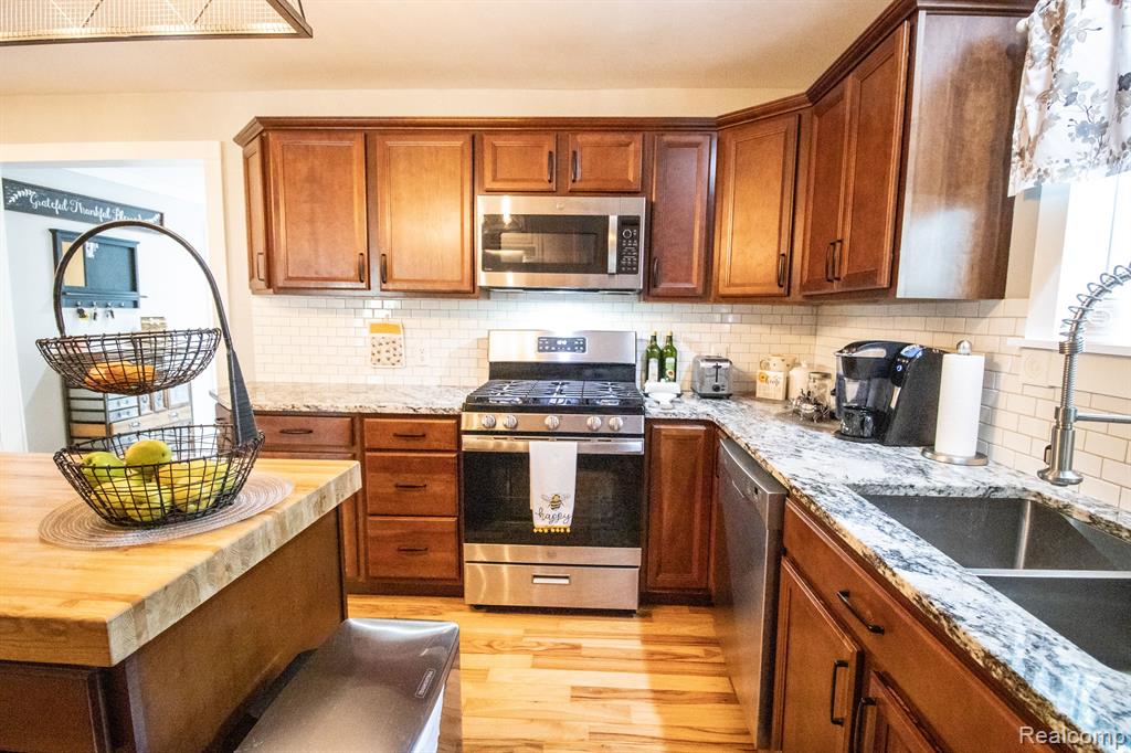 12595 N Budd Road, Burt, MI 48417 — Photo 11