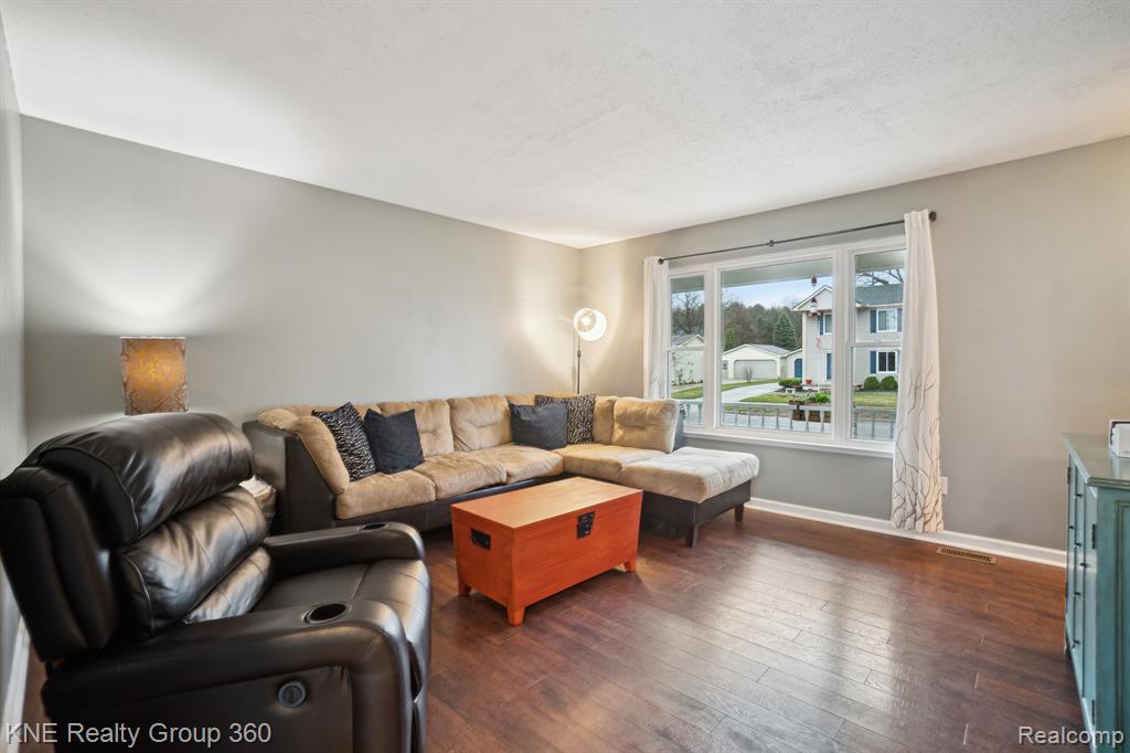 830 TANAGER Trail, Howell, MI 48843 — Photo 7