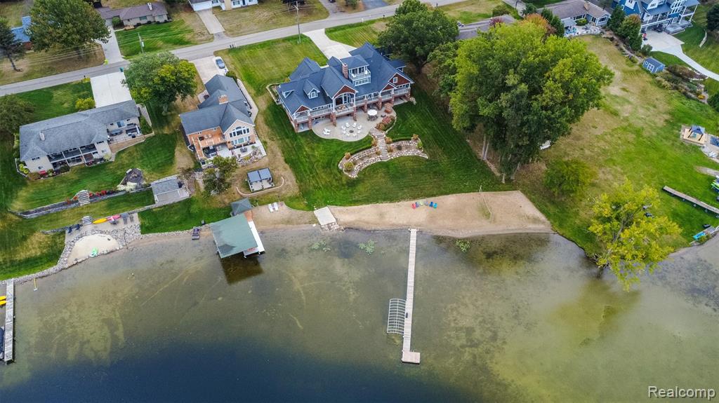 302 Tanview Drive, Oxford, MI, 48371