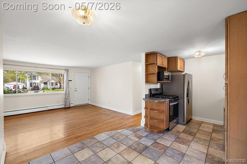 2795 Woodbury Street, Walled Lake, MI 48390 — Photo 11