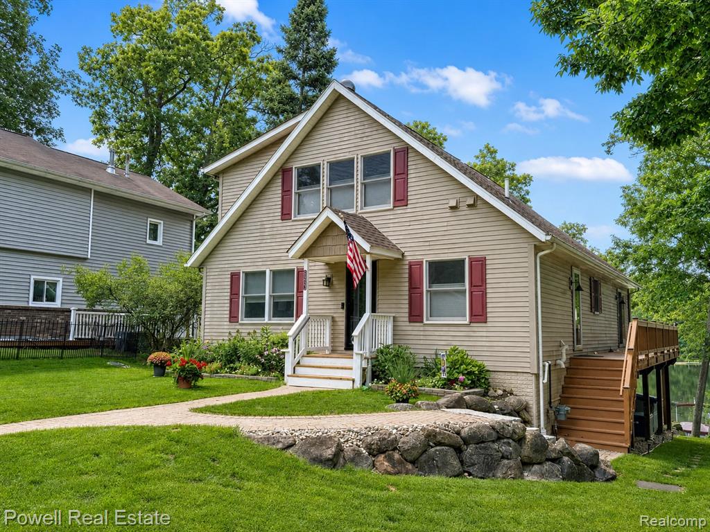 6807 Big Trail Road, Holly, MI 48442
