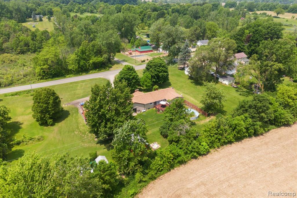 7569 S Durand Road, Durand, MI 48429 — Photo 36