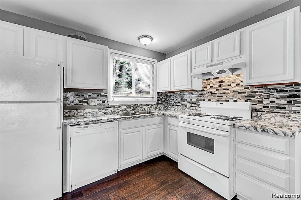 8676 Robindale Avenue, Dearborn Heights, MI 48127 — Photo 20