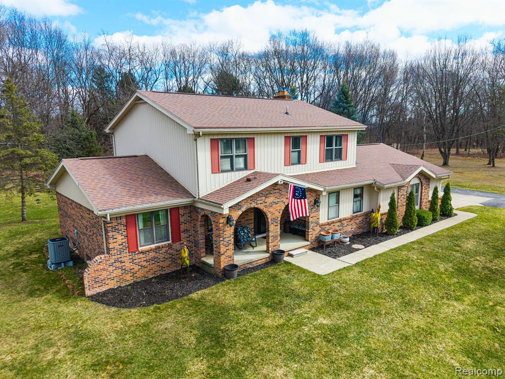 6300 VICTORIA Court, Fenton, MI 48430 — Photo 4