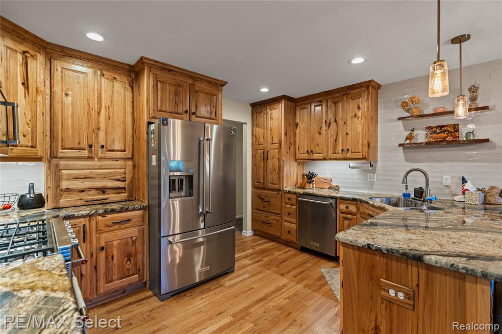 4278 Springwood Court, Fenton, MI 48430 — Photo 17