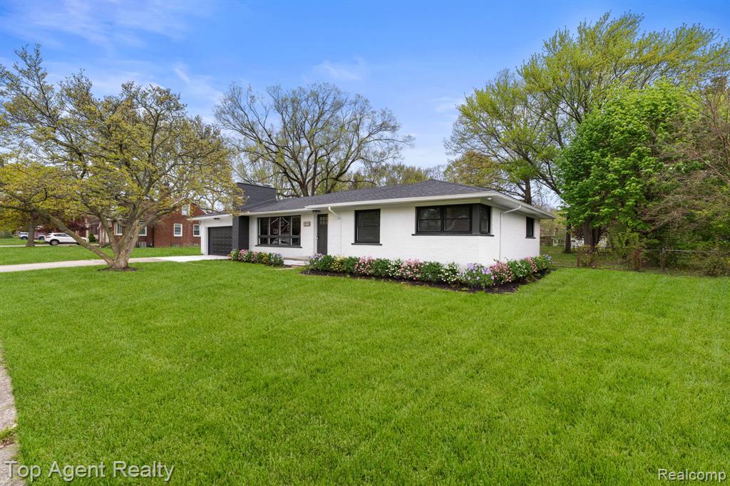 19771 Old Homestead Drive, Harper Woods, MI 48225 — Photo 47