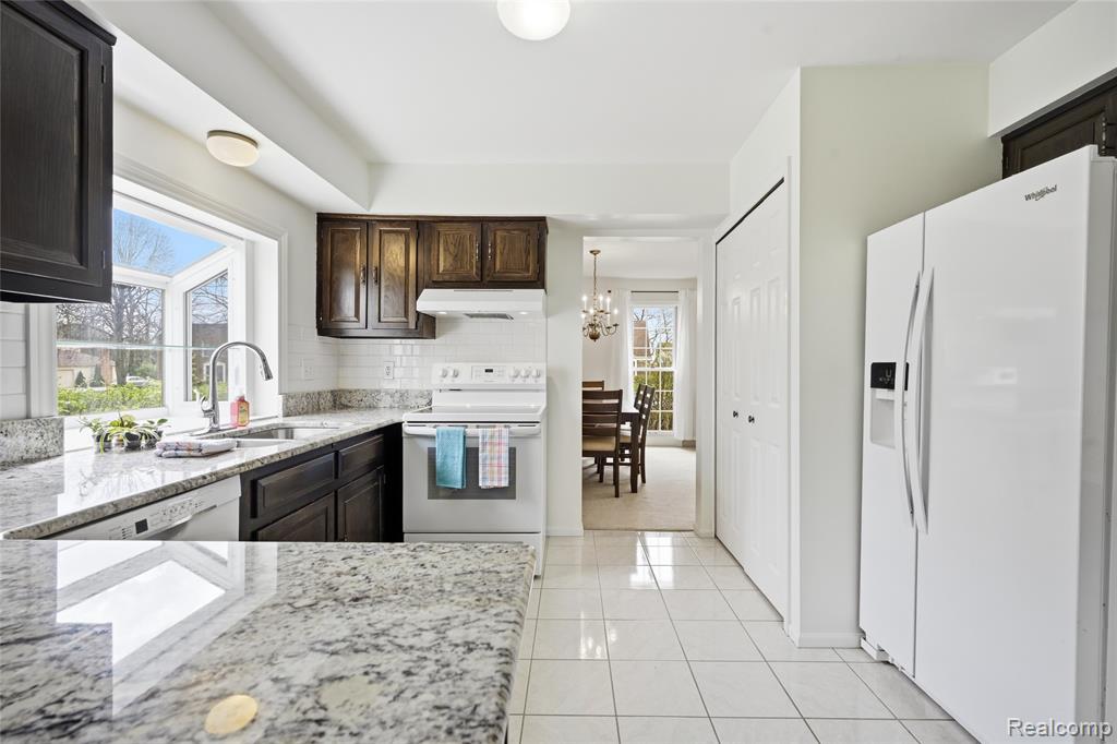 3464 Buckingham Trail, West Bloomfield, MI 48323 — Photo 12