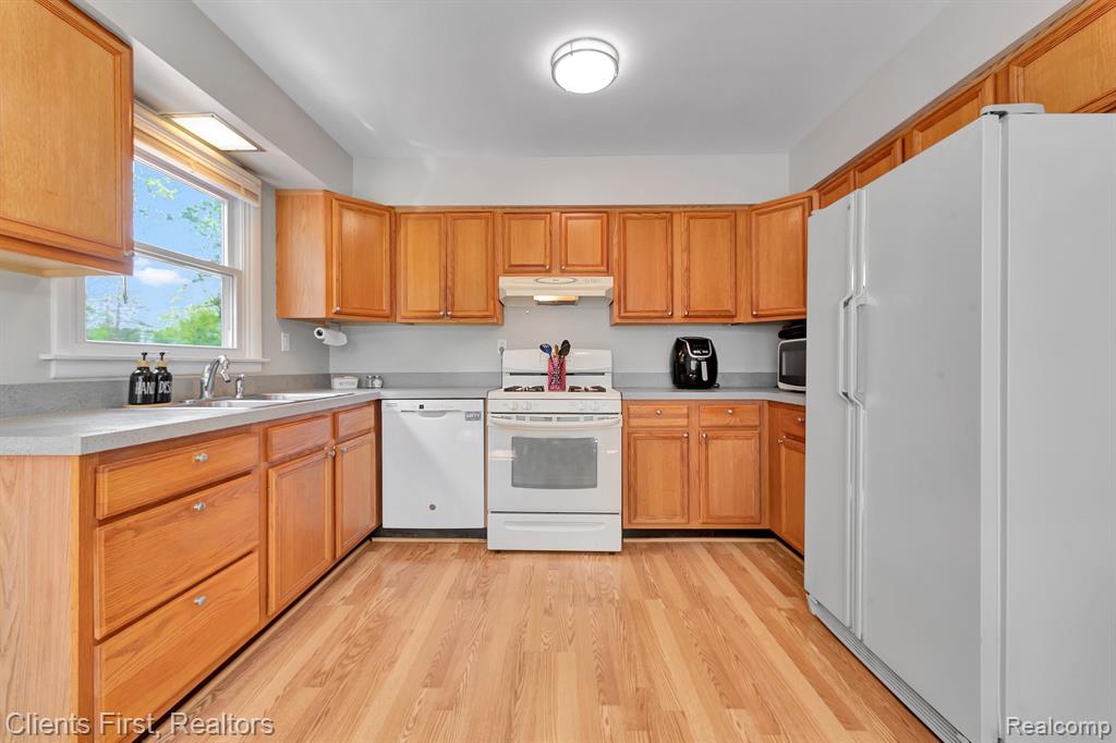 4630 DENTON Road, Canton, MI 48188 — Photo 20