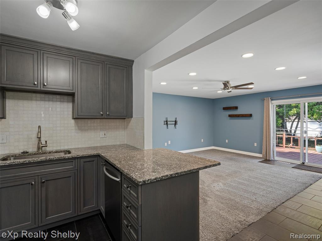 606 Catalpa Drive, Royal Oak, MI 48067 — Photo 7