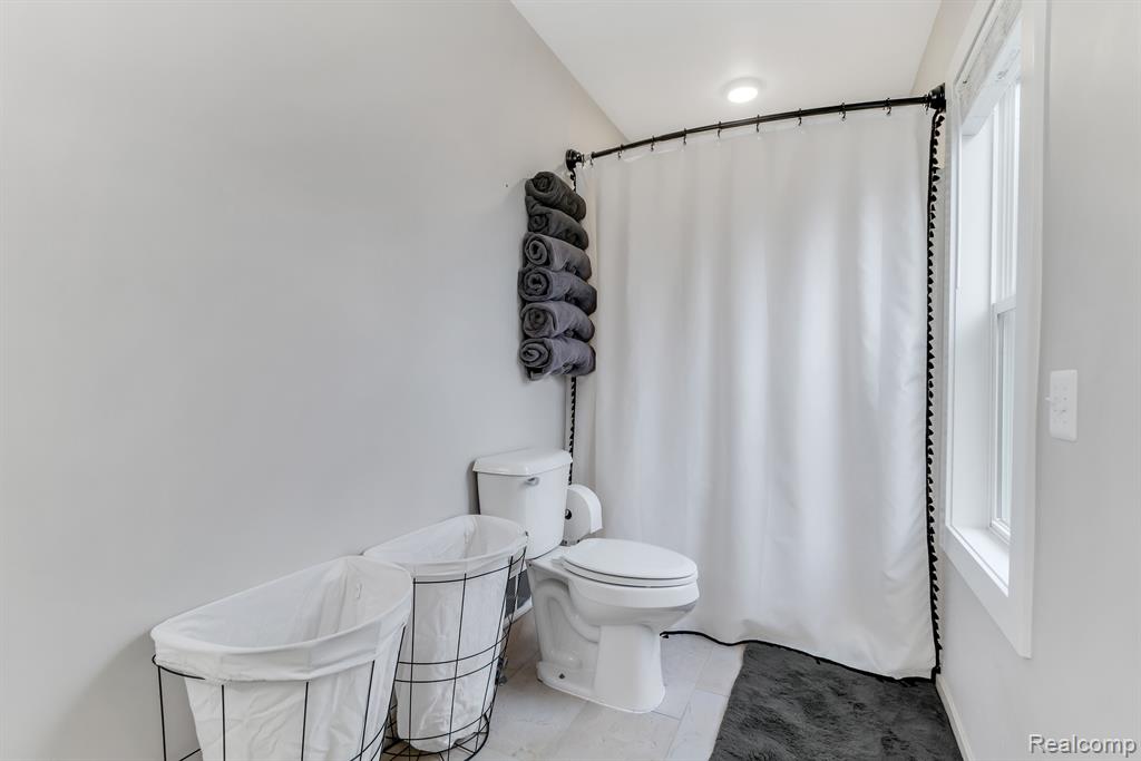 10174 HEGEL Road, Goodrich Vlg, MI — Photo 20
