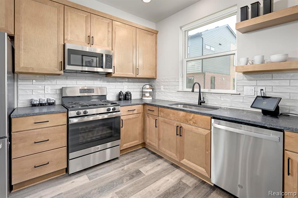 3692 TRUMBULL Street - Photo 5