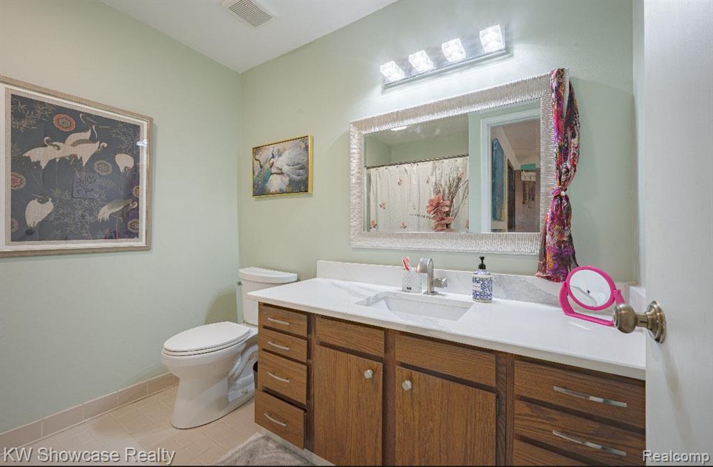 7455 BRYNMAWR Court, 31, West Bloomfield, MI — Photo 27