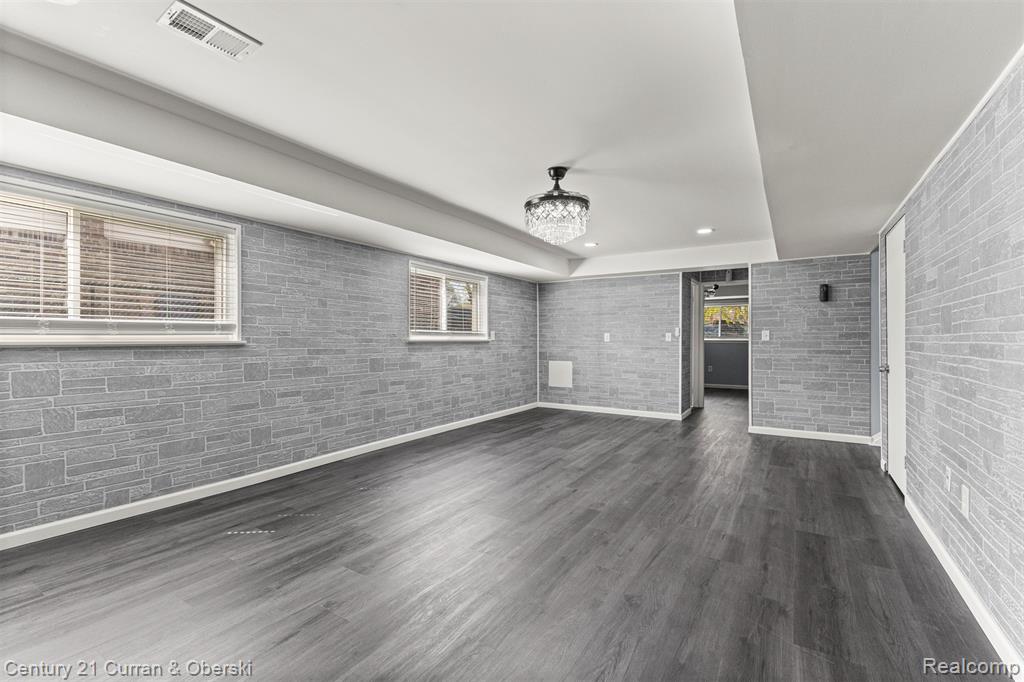 45561 Edgewood Court, Canton, MI 48187 — Photo 9