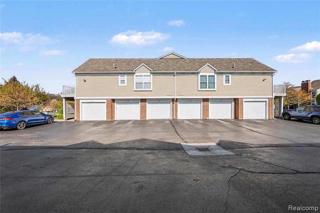 4578 Berkshire Drive, Sterling Heights, MI 48314 — Photo 27