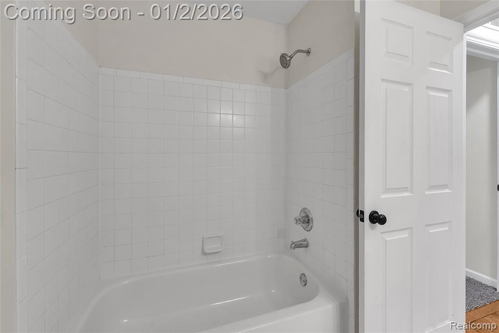 45640 Warwick Drive, Macomb, MI 48044 — Photo 19