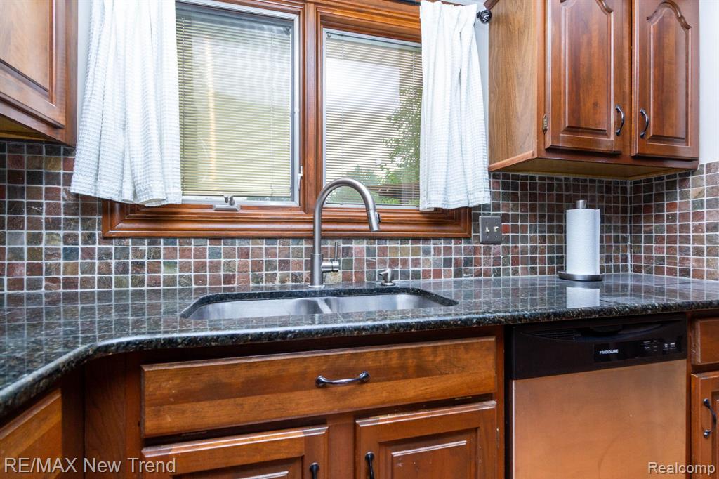 48775 Harvest Drive, Plymouth, MI 48170 — Photo 14