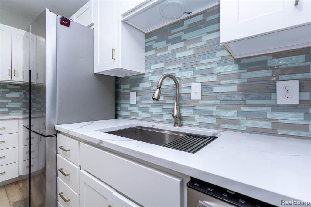 5866 VASSAR, West Bloomfield, MI — Photo 19