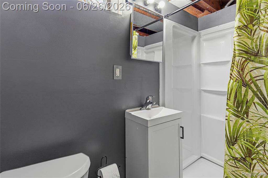 24671 Kenosha Street, Oak Park, MI 48237 — Photo 13