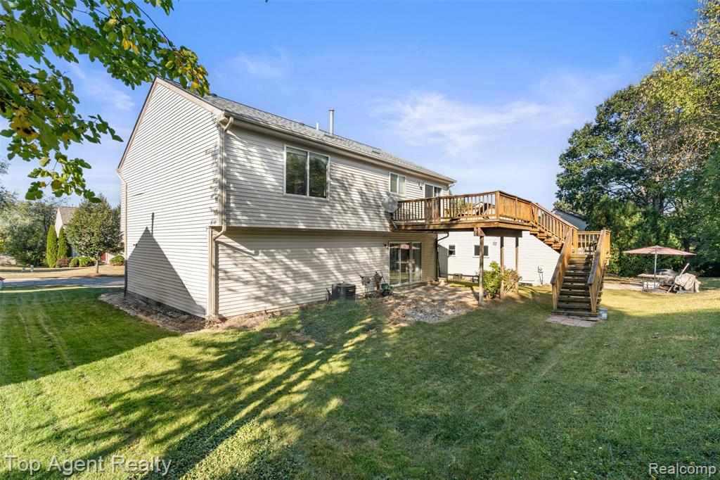 5675 Millpointe Drive, Waterford, MI 48327 — Photo 27