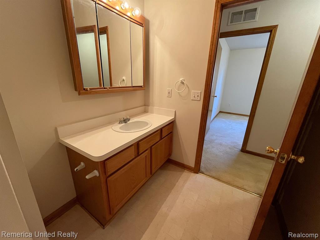 46046 PURPLE SAGE Court, 2, Van Buren, MI 48111 — Photo 12
