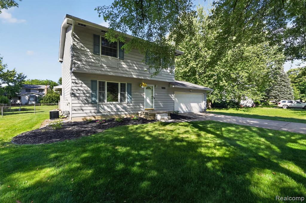 5521 Independence Colony Road, Grand Blanc, MI 48439 — Photo 2