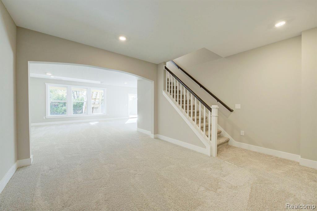 652 ROUND ROCK DR Drive, Howell, MI 48843 — Photo 18