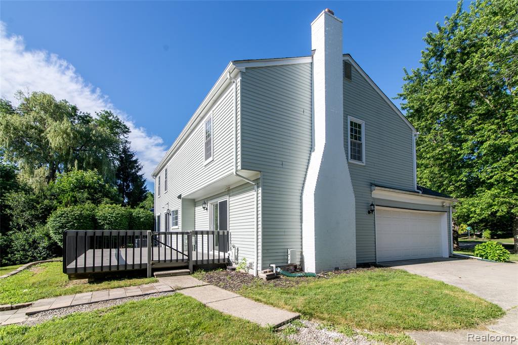 5587 Brompton Court, West Bloomfield, MI — Photo 2