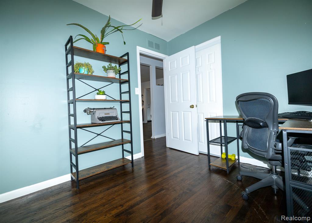 853 E Lincoln Avenue, Madison Heights, MI 48071 — Photo 22