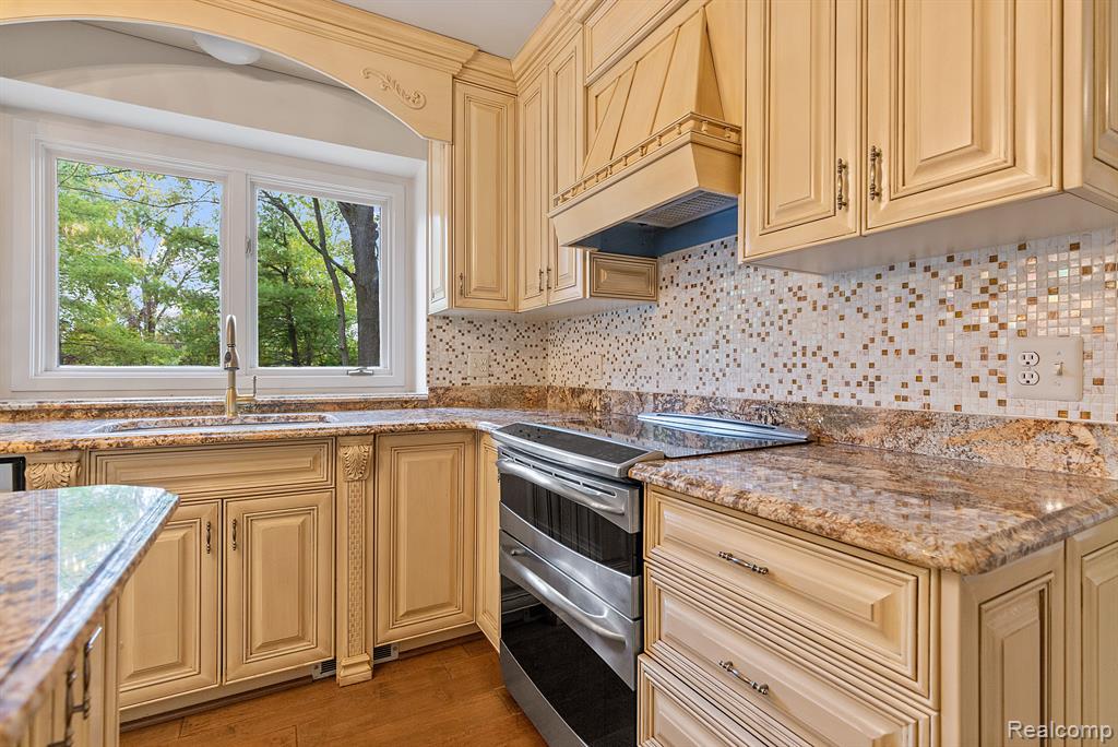 6786 TORYBROOKE Circle, West Bloomfield, MI 48323 — Photo 18
