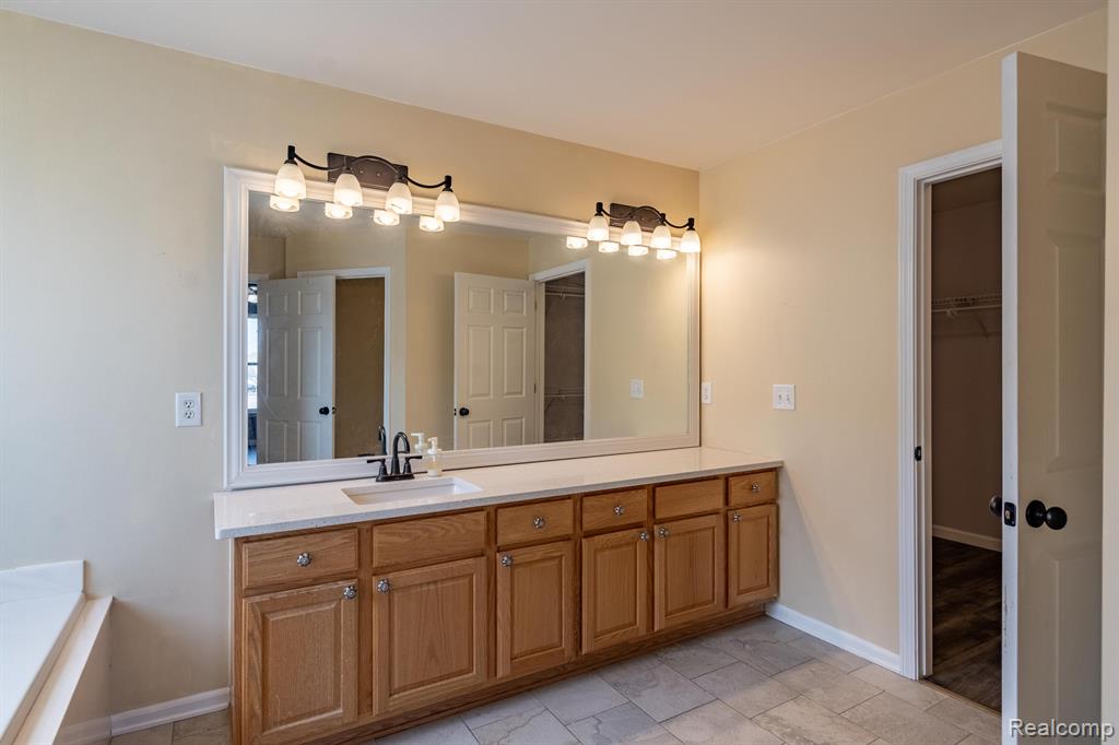 9535 GLENHILL Drive, Ypsilanti, MI 48198 — Photo 21